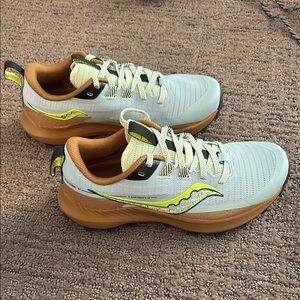 Saucony Women’s Peregrine NEW